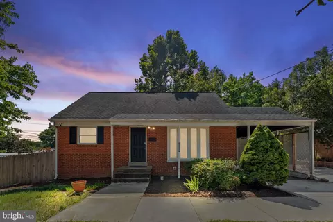 2007 Radford Dr, Woodbridge, VA 22191