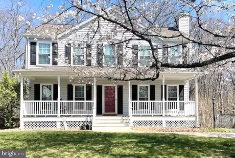 13489 Photo Dr, Woodbridge, VA 22193