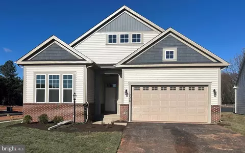 12520 Cavalier Forest Ct, Bristow, VA 20136