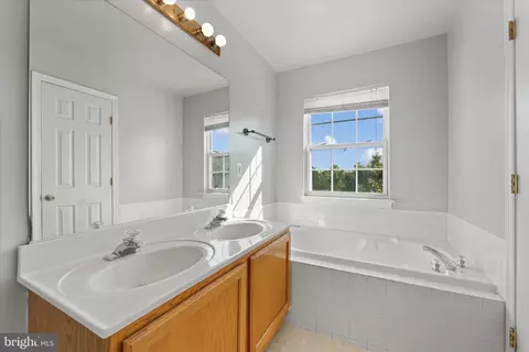 4107 Yellow Stone Loop, Dumfries, VA 22025 photo 17