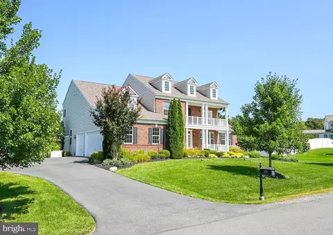 7530 Hunter Woods Dr, Manassas, VA 20111