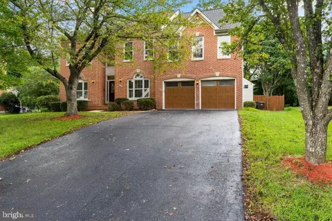 13867 Andorra Dr, Woodbridge, VA 22193