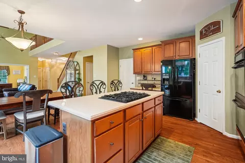 Kitchen - 15500 Allaire Dr, Gainesville, VA 20155 photo 2 of 2