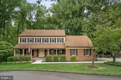 12506 Cavalier Dr, Woodbridge, VA 22192