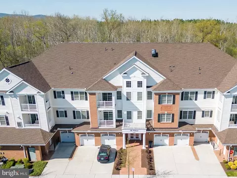 15140 Heather Mill Ln #303, Haymarket, VA 20169