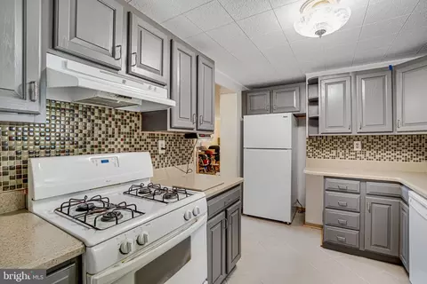 Kitchen - 9725 Damascus Dr, Manassas, VA 20109 photo 2 of 3