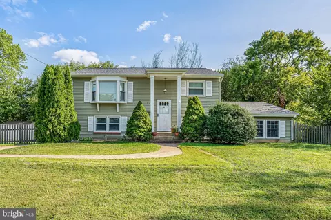 9725 Damascus Dr, Manassas, VA 20109
