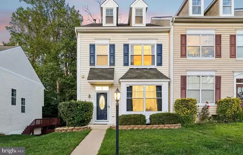 3942 Hartlake St, Woodbridge, VA 22192