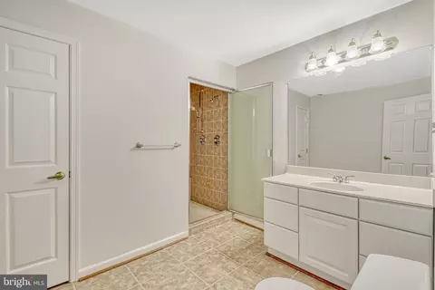 Bath - 13266 Fieldstone Way, Gainesville, VA 20155 photo 6 of 7