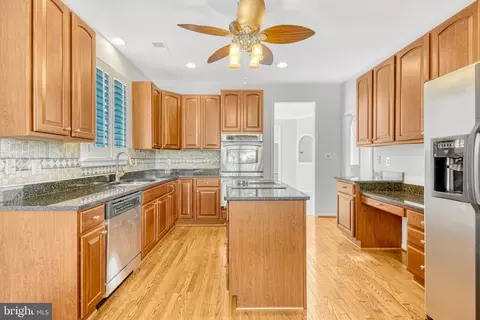 Kitchen - 13266 Fieldstone Way, Gainesville, VA 20155 photo 4 of 7