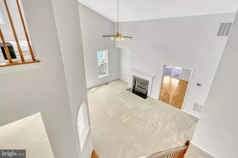 Living - 13266 Fieldstone Way, Gainesville, VA 20155 photo 12 of 16