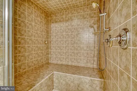 Bath - 13266 Fieldstone Way, Gainesville, VA 20155 photo 5 of 7