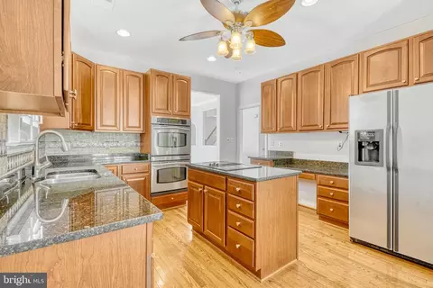 Kitchen - 13266 Fieldstone Way, Gainesville, VA 20155 photo 3 of 7