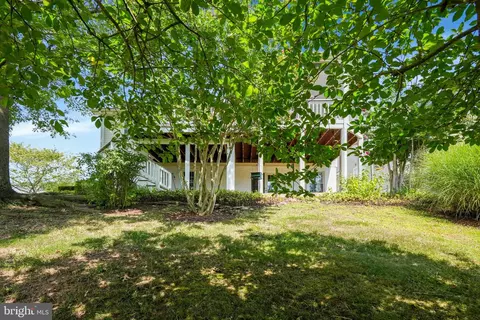 Exterior - 13266 Fieldstone Way, Gainesville, VA 20155 photo 12 of 15