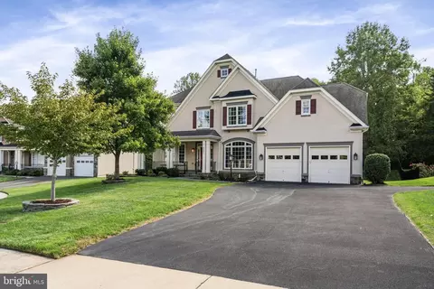 4287 Newbold Ct, Woodbridge, VA 22192