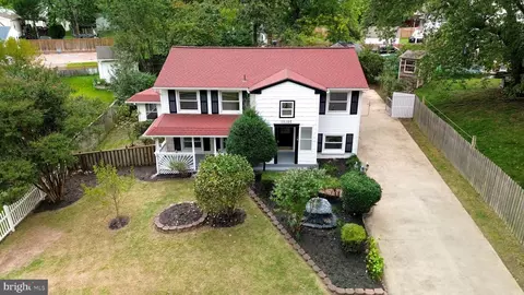 13107 Kumar Rd, Woodbridge, VA 22193
