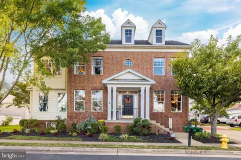 10107 Orland Stone Dr, Bristow, VA 20136