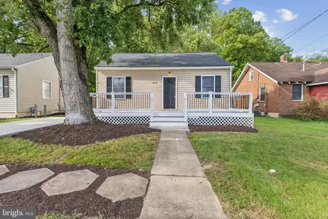 4011 White Haven Dr, Dumfries, VA 22026