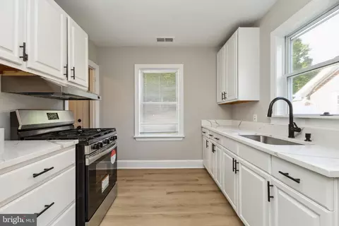 4011 White Haven Dr, Dumfries, VA 22026 photo 8