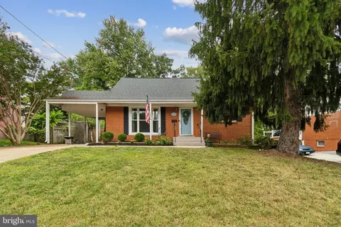 14042 Mathews Dr, Woodbridge, VA 22191