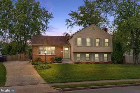 9809 Sudley Manor Dr, Manassas, VA 20109