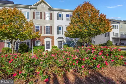 5035 Potomac Highlands Cir, Triangle, VA 22172