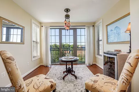 485 Harbor Side St #614, Woodbridge, VA 22191