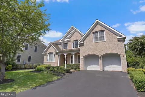Exterior - 8154 Snead Loop, Gainesville, VA 20155 photo 4 of 12