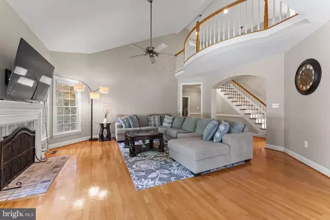 Living - 8154 Snead Loop, Gainesville, VA 20155 photo 1 of 2