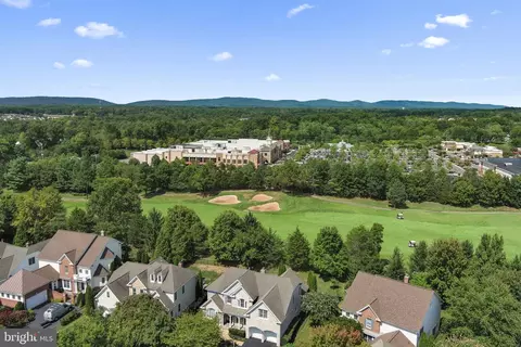 View/Area - 8154 Snead Loop, Gainesville, VA 20155 photo 3 of 6