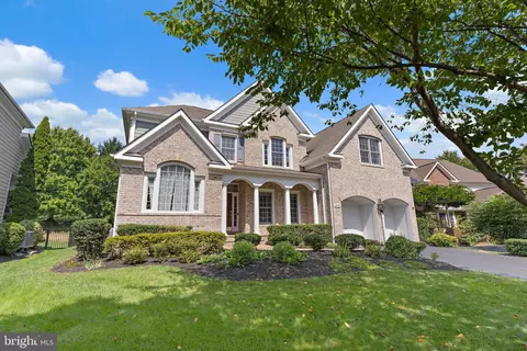 Exterior - 8154 Snead Loop, Gainesville, VA 20155 photo 2 of 12