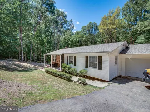 14585 Leary St, Nokesville, VA 20181