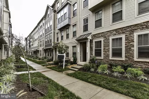 518 Tassita Ln #B, Manassas Park, VA 20111