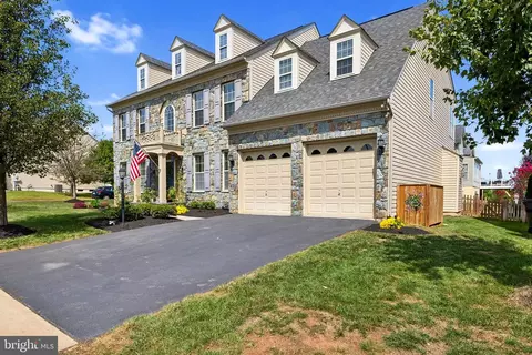 14425 Broadwinged Dr, Gainesville, VA 20155 photo 2