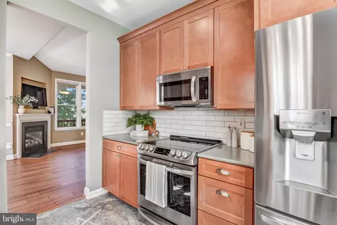 6940 Cumberstone Pl, Gainesville, VA 20155 photo 8