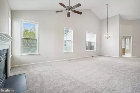 6711 Kimberwick Ct, Gainesville, VA 20155 photo 8