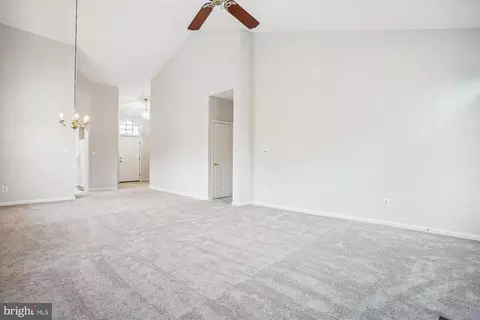 6711 Kimberwick Ct, Gainesville, VA 20155 photo 9