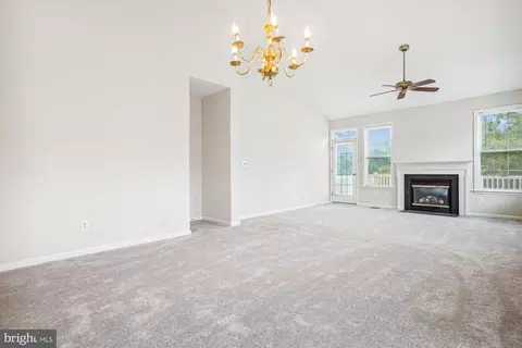 6711 Kimberwick Ct, Gainesville, VA 20155 photo 11