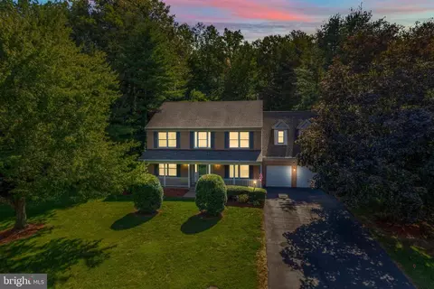 15061 Greenmount Dr, Woodbridge, VA 22193