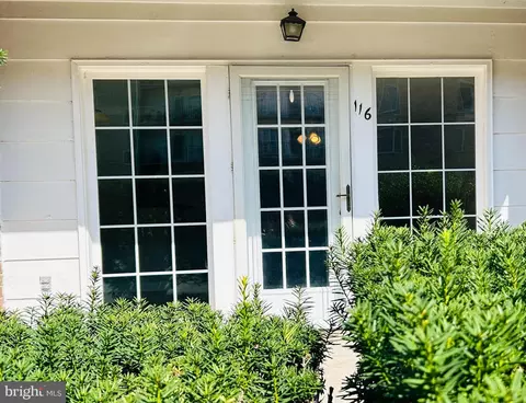 12717 Gordon Blvd #116, Woodbridge, VA 22192