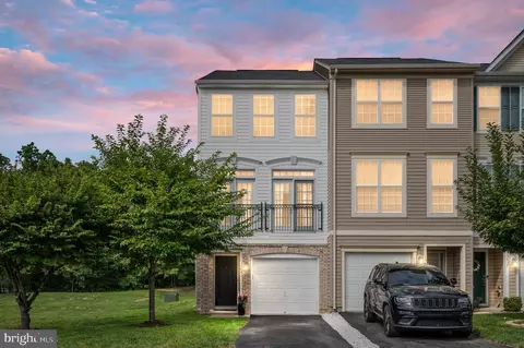 15641 John Diskin Cir, Woodbridge, VA 22191