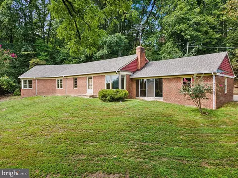 9370 Signal Station Dr, Manassas, VA 20111