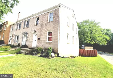 16725 Chowning Ct, Woodbridge, VA 22191
