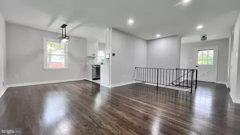 Entry Way - 10017 Copeland Dr, Manassas, VA 20109 photo 5 of 8
