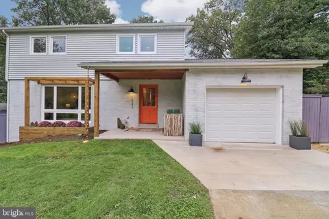 1521 Lakewood Dr, Woodbridge, VA 22192