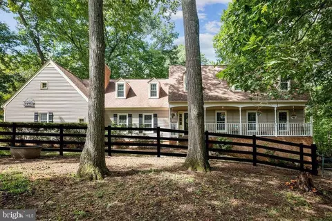 6418 Steeple Chase Ln, Manassas, VA 20111