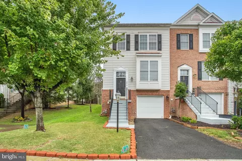 2616 Oak Valley Dr, Woodbridge, VA 22191