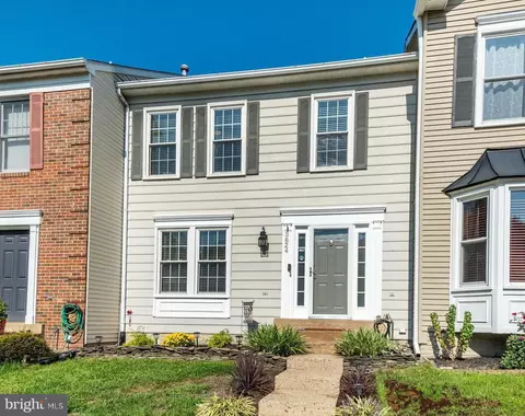 3824 Wagon Wheel Ln, Woodbridge, VA 22192