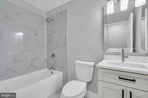 Bath - 1301 E St, Woodbridge, VA 22191 photo 1 of 1
