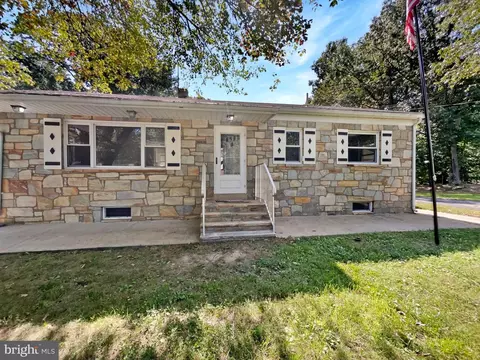 1635 Mount High St, Woodbridge, VA 22192